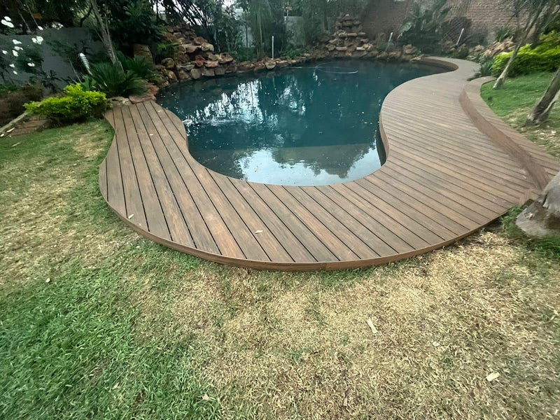 Enhance Your Poolside Experience: Pool Decking Design Ideas & Inspirations