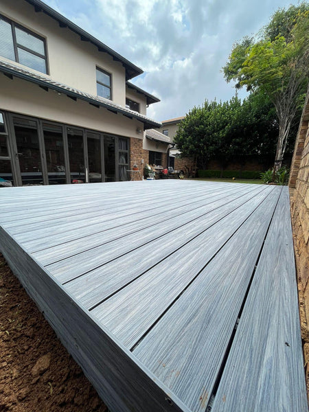 How to Choose the Best Decking Material for Your Home