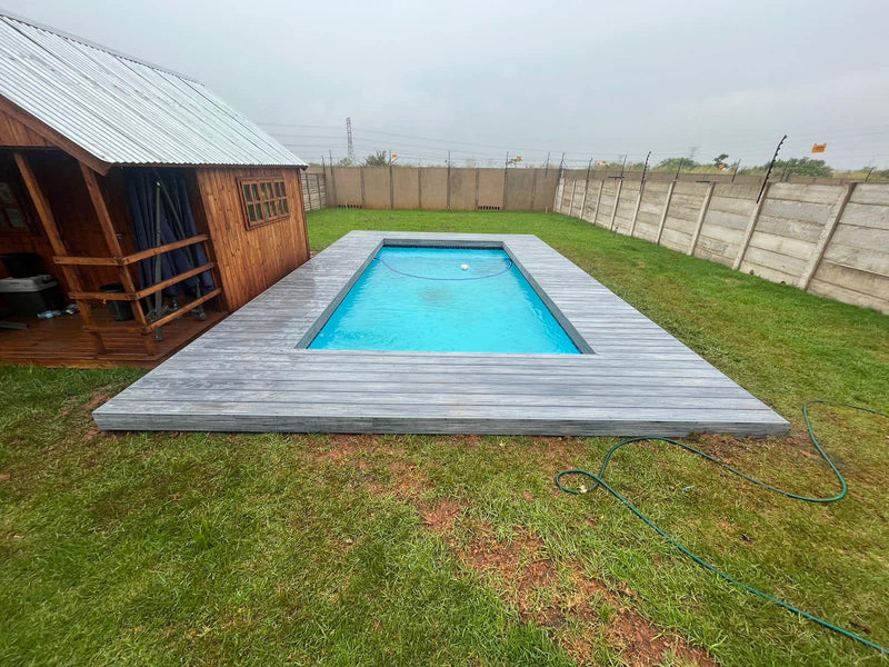 Creating a Resort-Style Pool Deck: Ideas for a Luxurious Outdoor Retreat