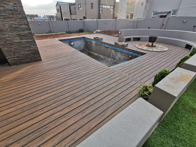 Composite Decking in Extreme Climates: How It Stands Up to Heat, Cold, and Moisture