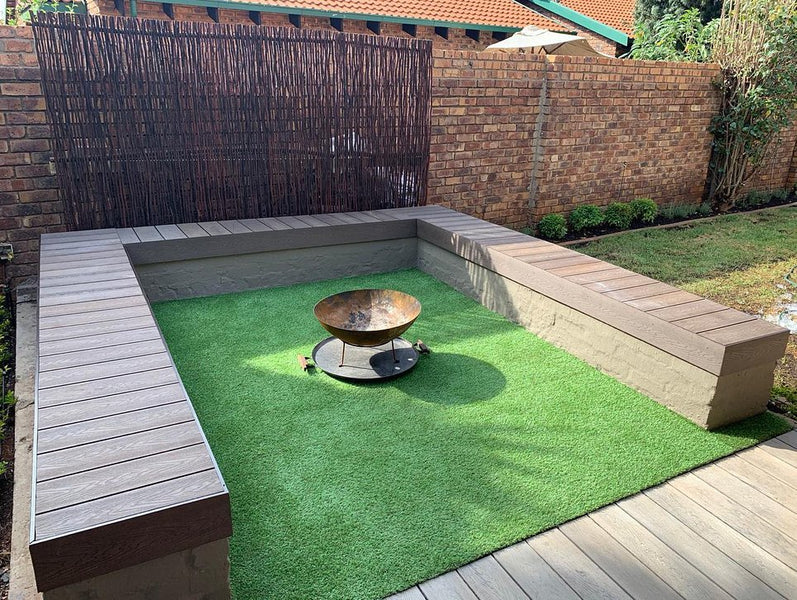 Designing a Pool Deck with Built-in Features: Seating and Shade